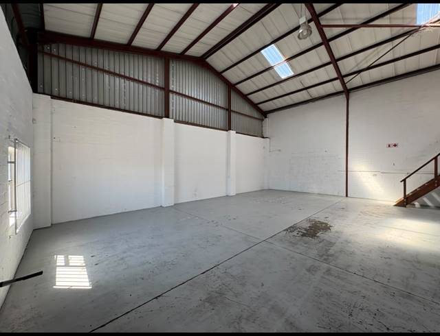 229M² WAREHOUSE TO LET IN BROADLANDS PARK